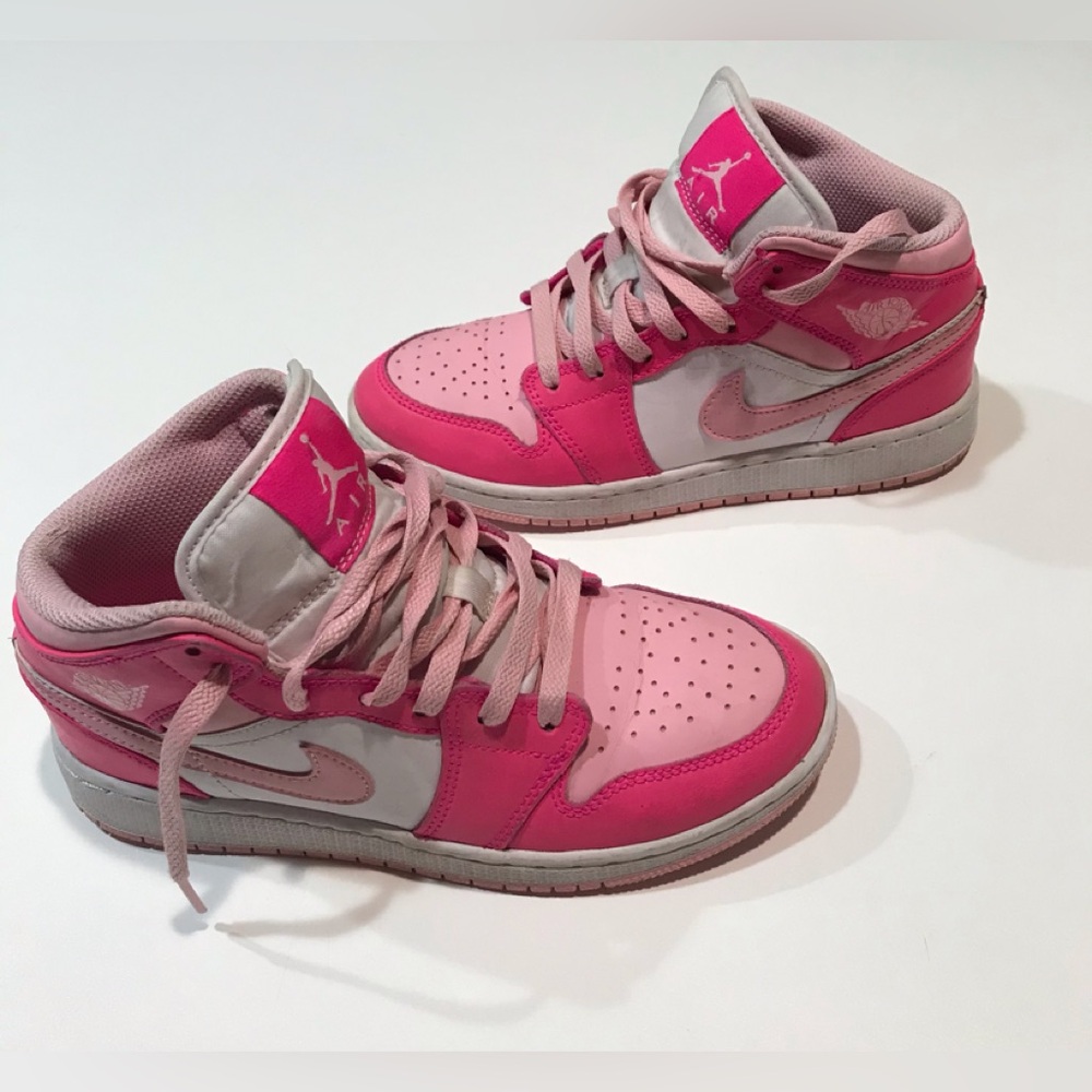 ☀️Nike Air Jordan Kid’s Leather Shoes, Size 4Y